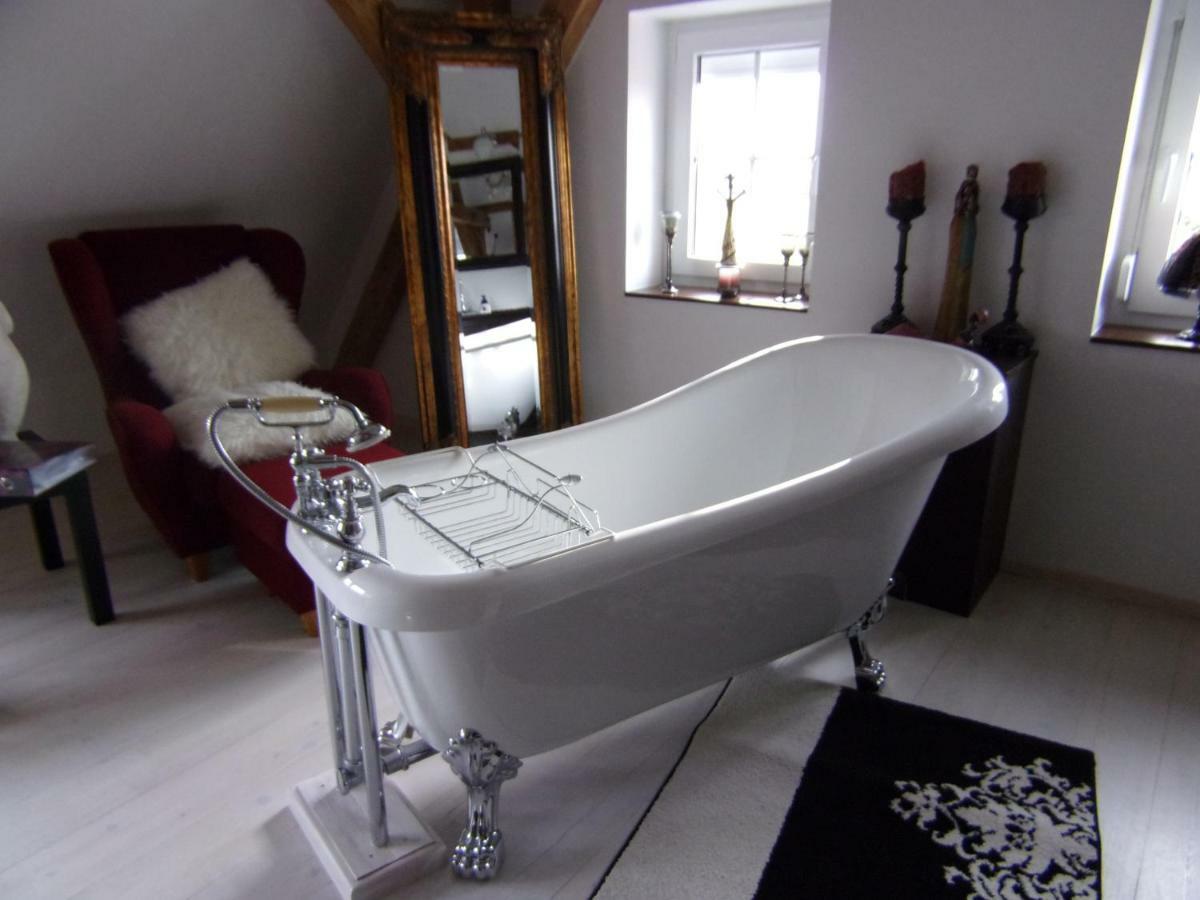 Kleines Schloesschen Apartment Leinau ภายนอก รูปภาพ